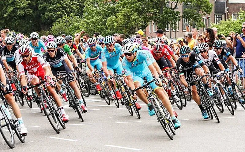 超越极限：运动员赛事密集带来的非凡体验与挑战